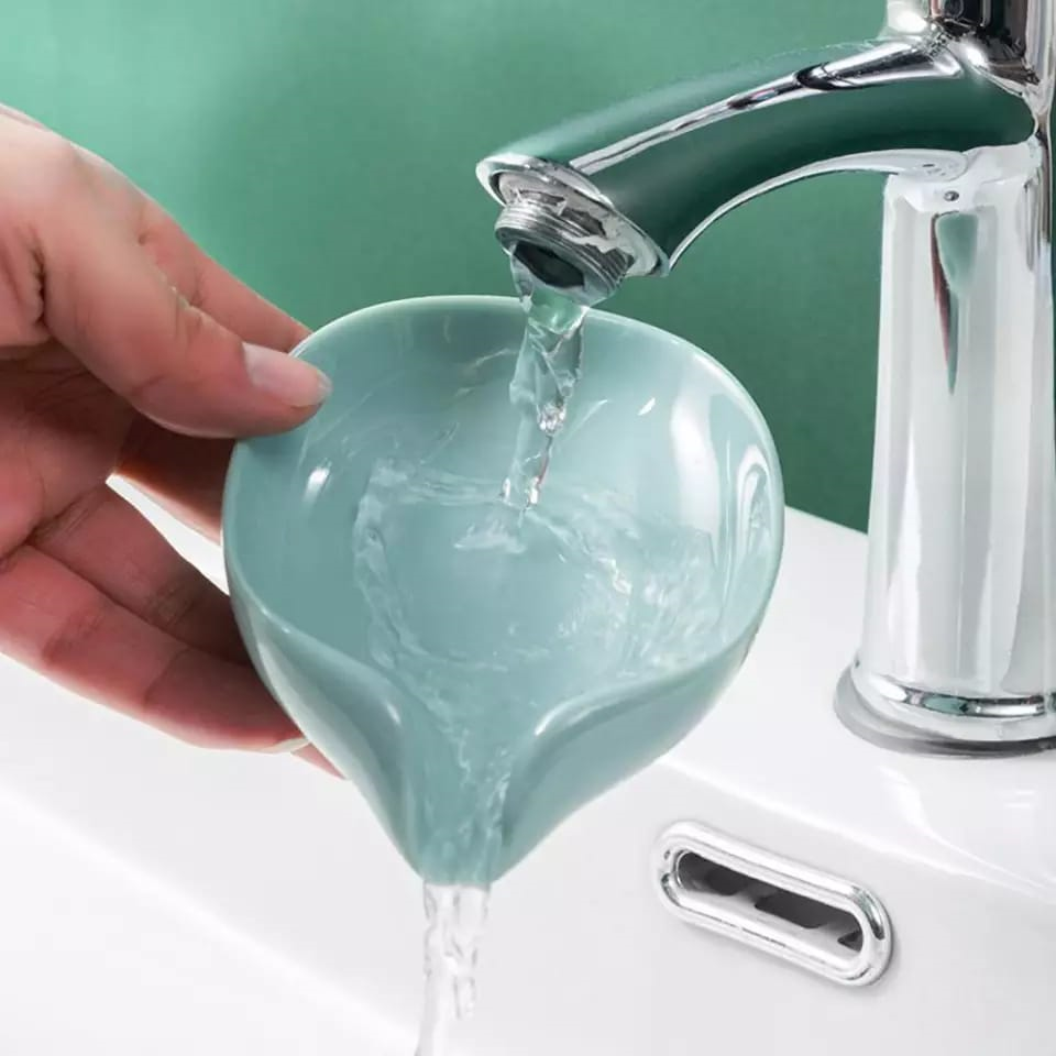 "NewStyle Leaf-Shaped Drain Soap Holder – Decorative Bathroom Tray for Shower & Sink, Stylish Soap Storage Dish"